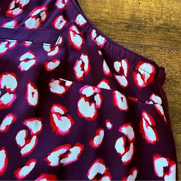 Candies Animal Leopard Print Top Zip Front Sleeveless Size Medium Maroon V-neck - Picture 10 of 11